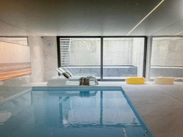 Schravenhoek Met Indoorzwembad En Sauna フールネ エクステリア 写真