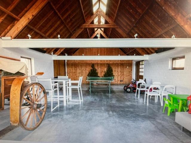 Schravenhoek Met Indoorzwembad En Sauna フールネ エクステリア 写真
